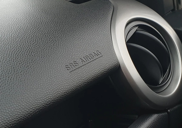 Mazda 2 cena 17700 przebieg: 190000, rok produkcji 2008 z Łazy małe 379